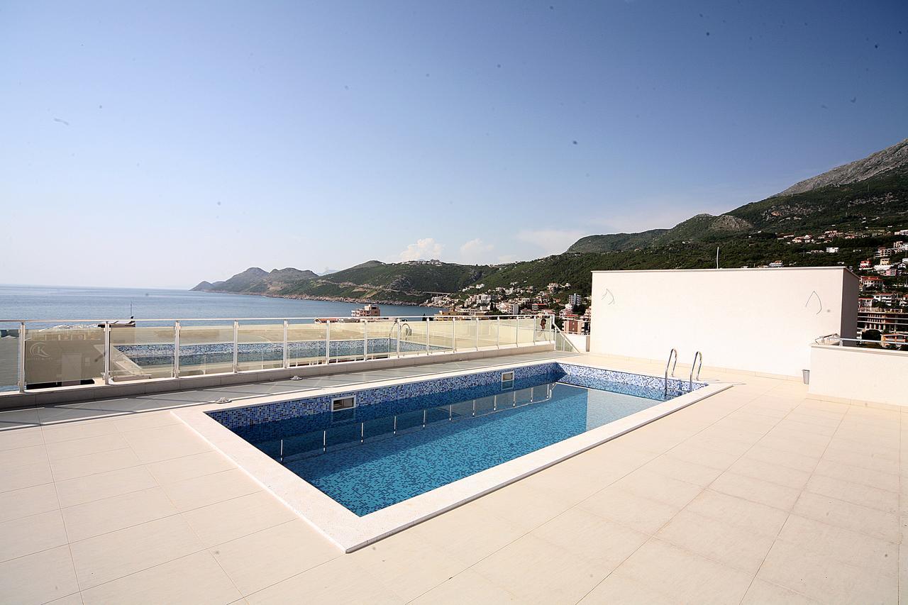 Sea Star Apartment Dobra Voda Exterior photo