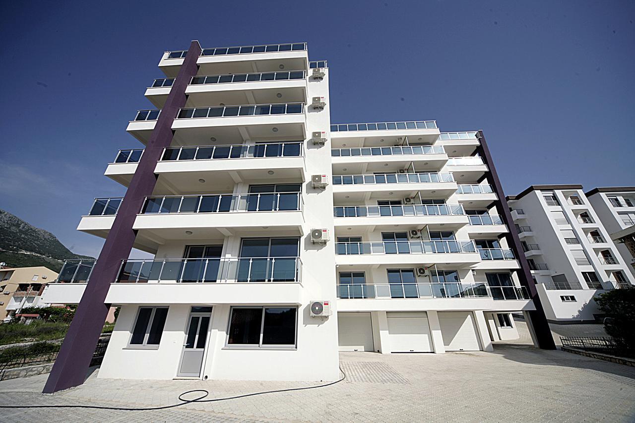 Sea Star Apartment Dobra Voda Exterior photo