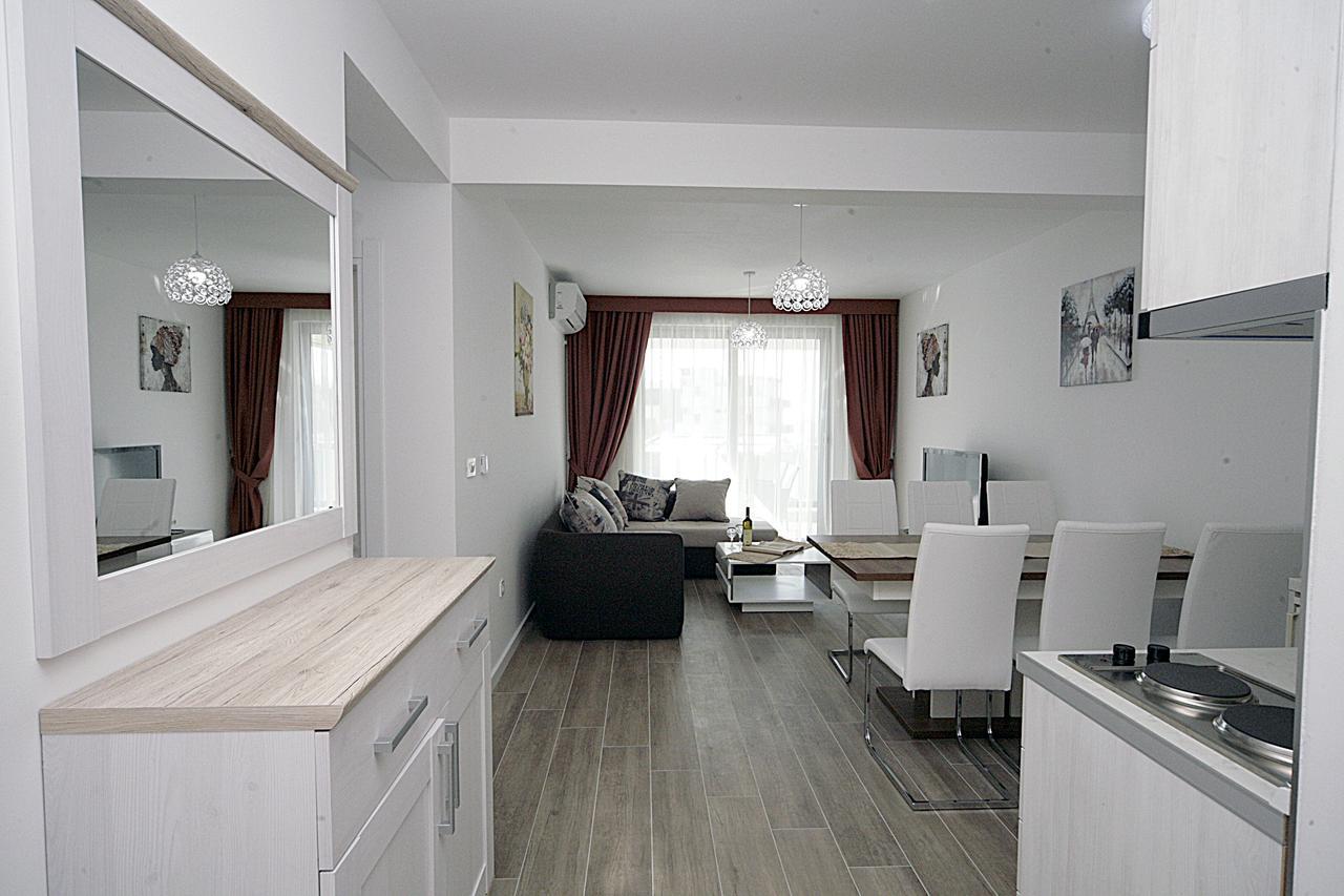 Sea Star Apartment Dobra Voda Exterior photo