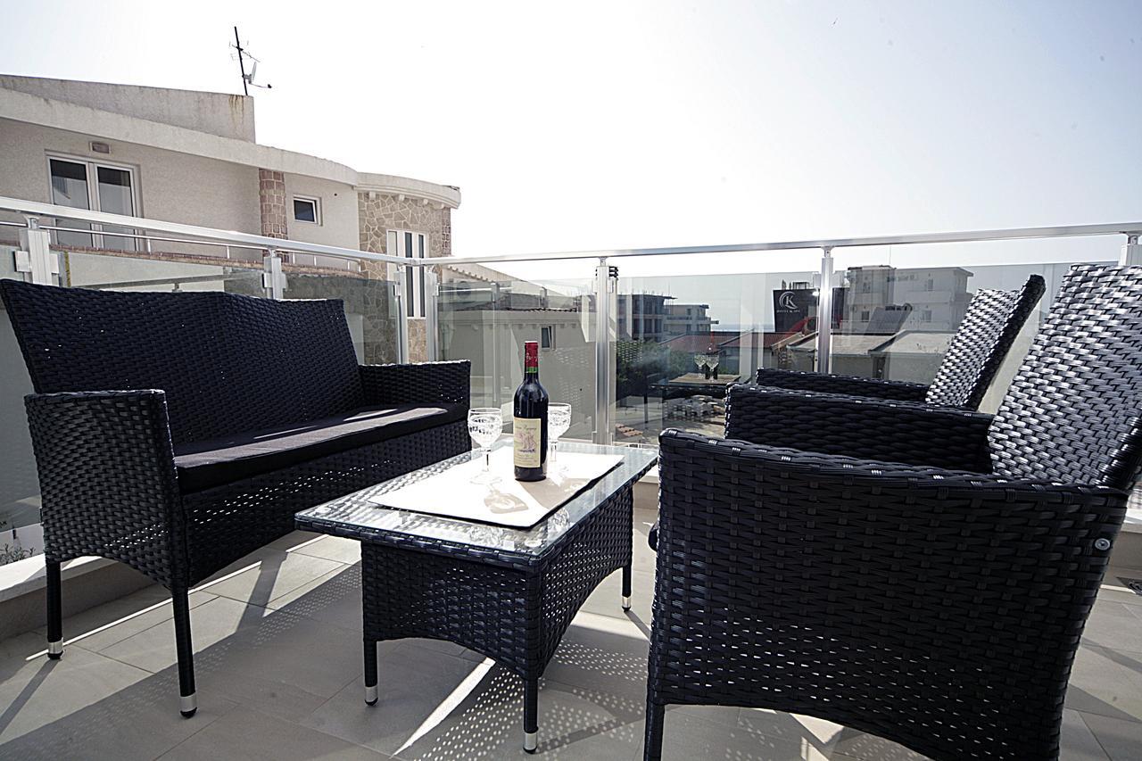 Sea Star Apartment Dobra Voda Exterior photo